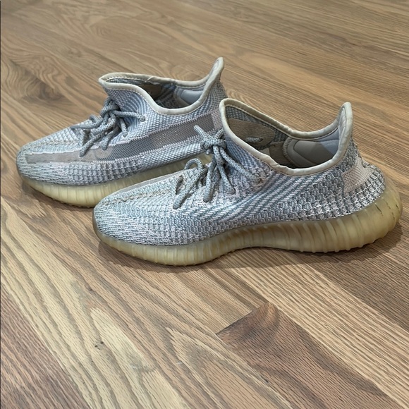 White Yeezy 350s - Picture 4 of 5